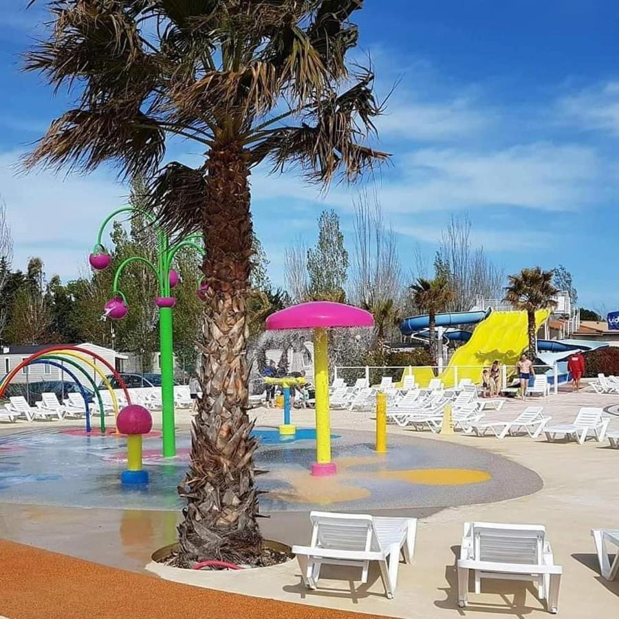 Mobilhome Vias Plage Dans Camping ภายนอก รูปภาพ