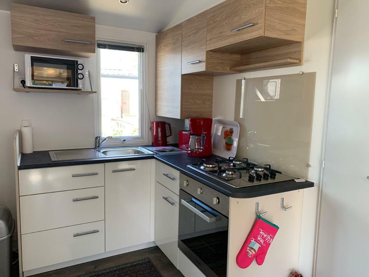 Mobilhome Vias Plage Dans Camping ภายนอก รูปภาพ